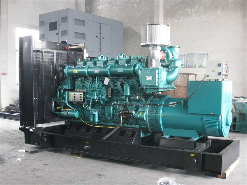 镇远200KW 柴油发电机的油耗是多少？